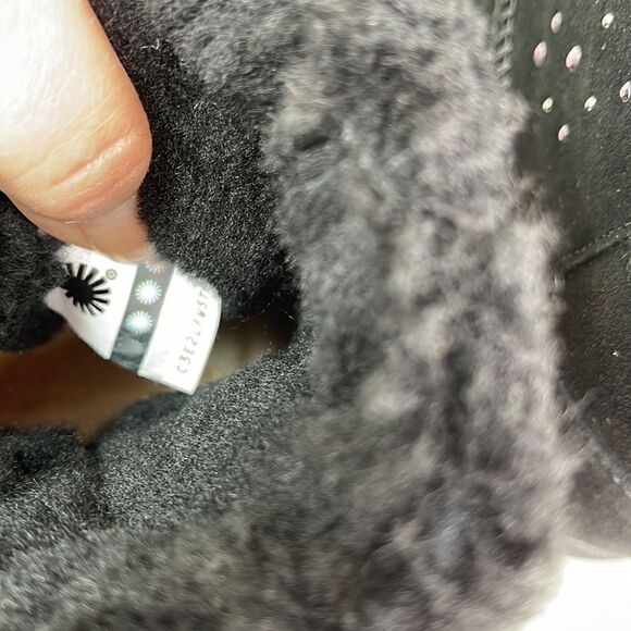 UGG CLASSIC UGG GEM MINI BLK - Picture 11 of 11